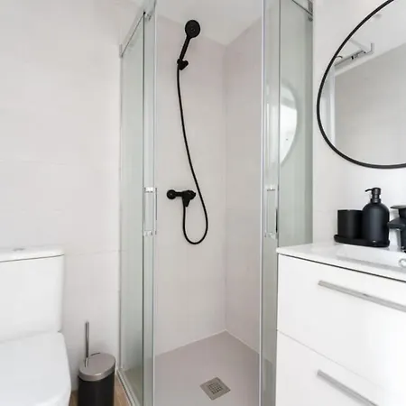 Ct 326 - Faro's Center - Close To & Amenities