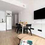 Ct 326 - Faro's Center - Close To & Amenities